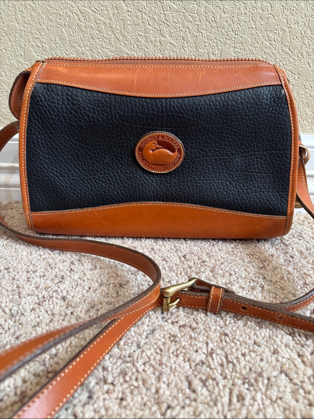 Vintage Dooney & Bourke AWL Navy Tan Leather Barrel Crossbody Bag Duck Logo